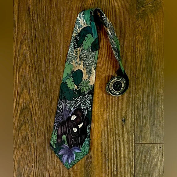 World Wildlife Fund LE Men’s Necktie Mountain Gorillas design no. 129 - Picture 1 of 7